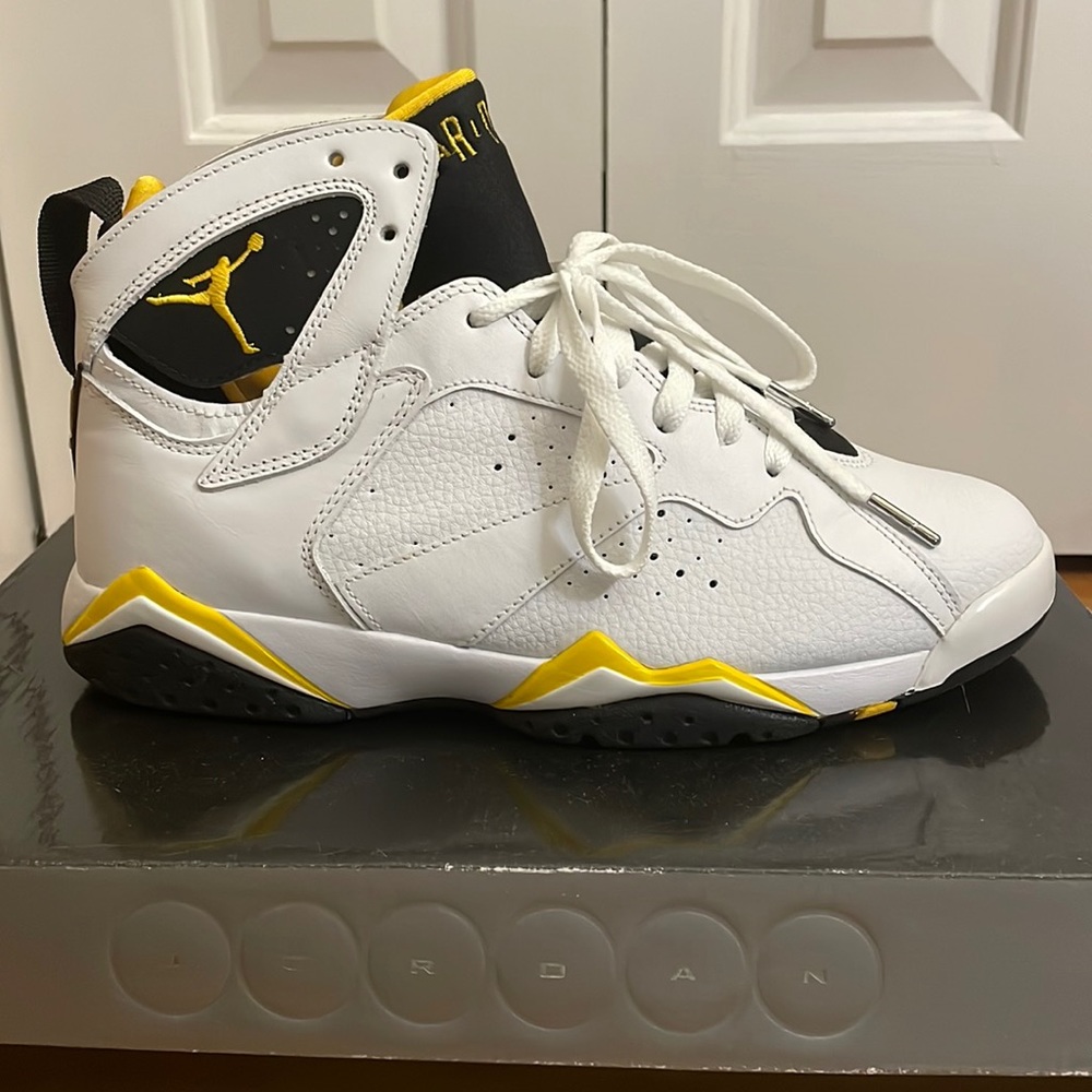 Women’s Jordan Retro 7
